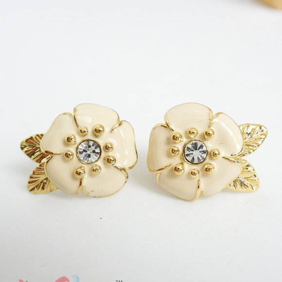 *Kate Spade* White Flower & Gold Resin Studs. - Picture 1 of 4